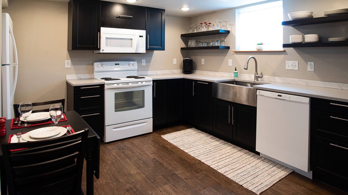 Laramie House | The Lewis House-An entire apartment getaway