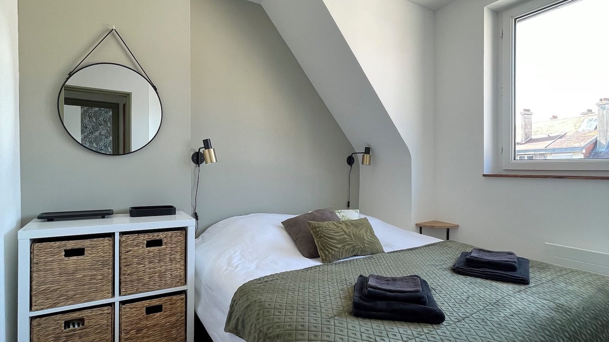 Calais City Center Apartment | The Lighthouse