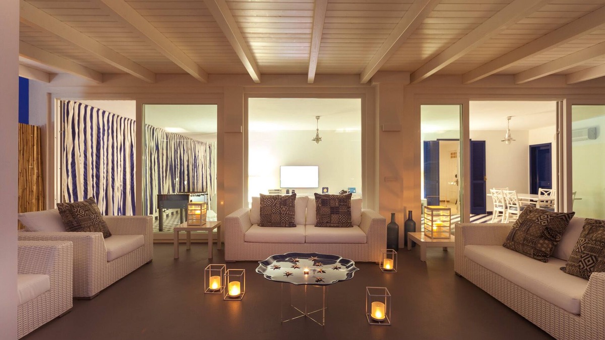 Torre Canne House | the lighthouse on the beach