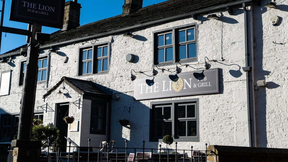 Ripponden Hotel | The Lion Pub & Grill