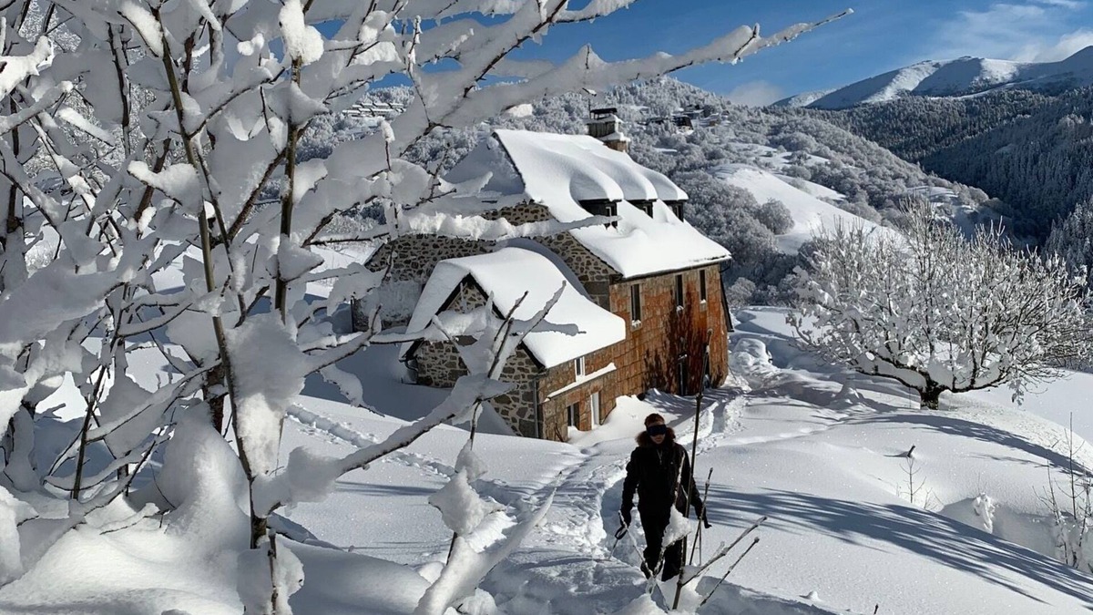 Saint-Jacques-des-Blats House | The Lioran: family house for 13 people near the ski slopes