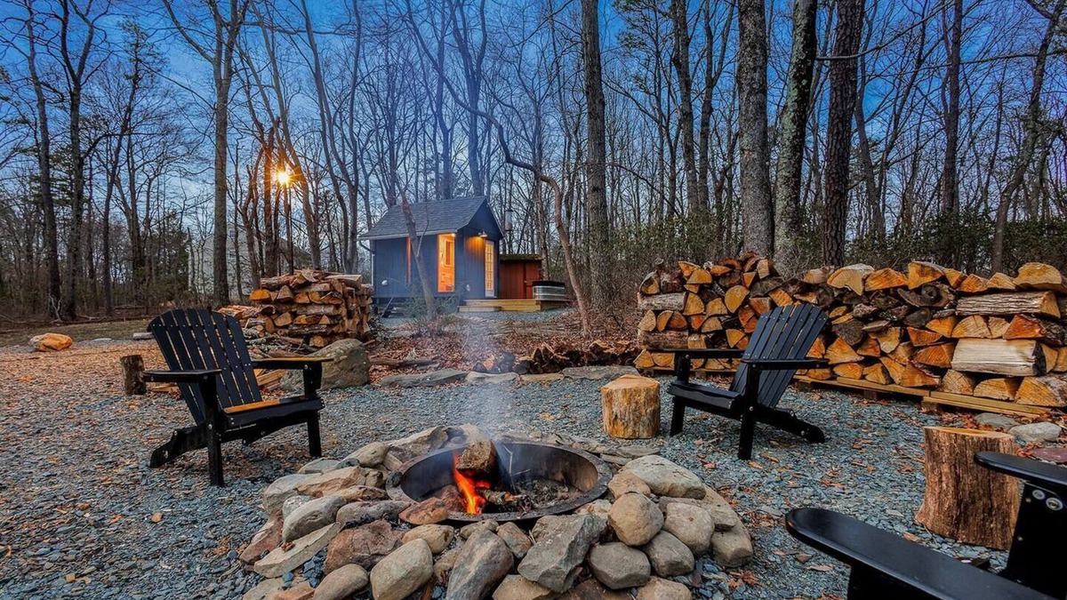 Cresco Cabin | The Little Black Cabin - Sauna, Hot Tub, Fire Pit
