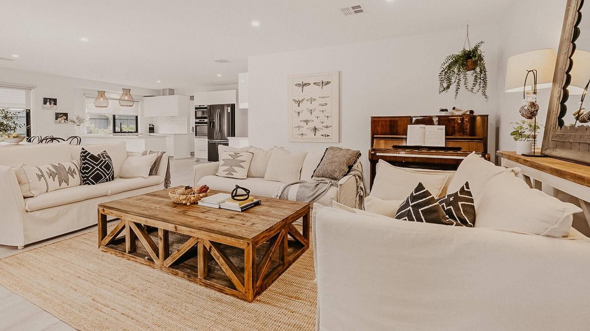 Safety Beach House | The Little Distillery - Beachside Pool Retreat