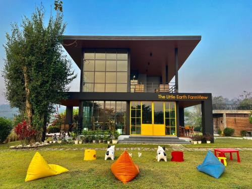 Mueang Pan House | The Little Earth Farm View