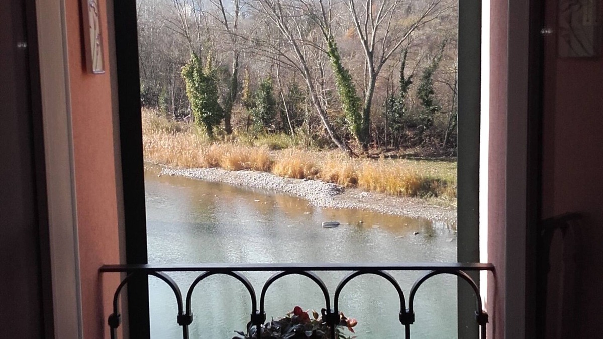 Borgo Tossignano Apartment | The little house on the river