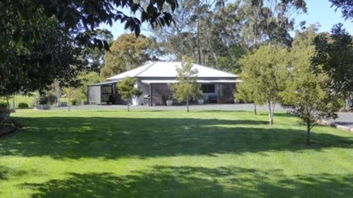 Ulverstone Cottage | The Little House - cute, quiet and convenient