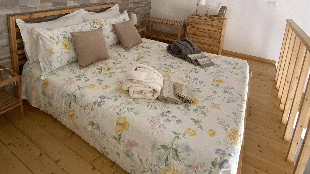Santa Lucia Apartment | The Little House at 41. Bright apartment with modern and functional furnishings.