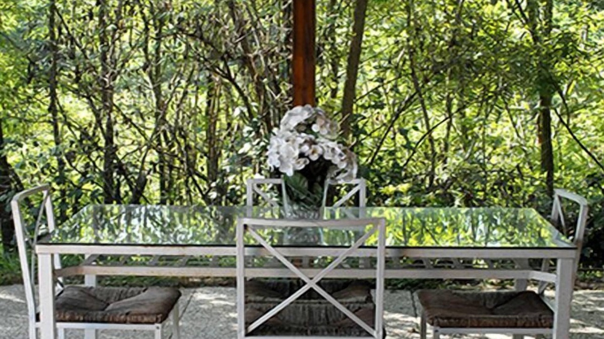 Garlasco House | The Little House in the Park.