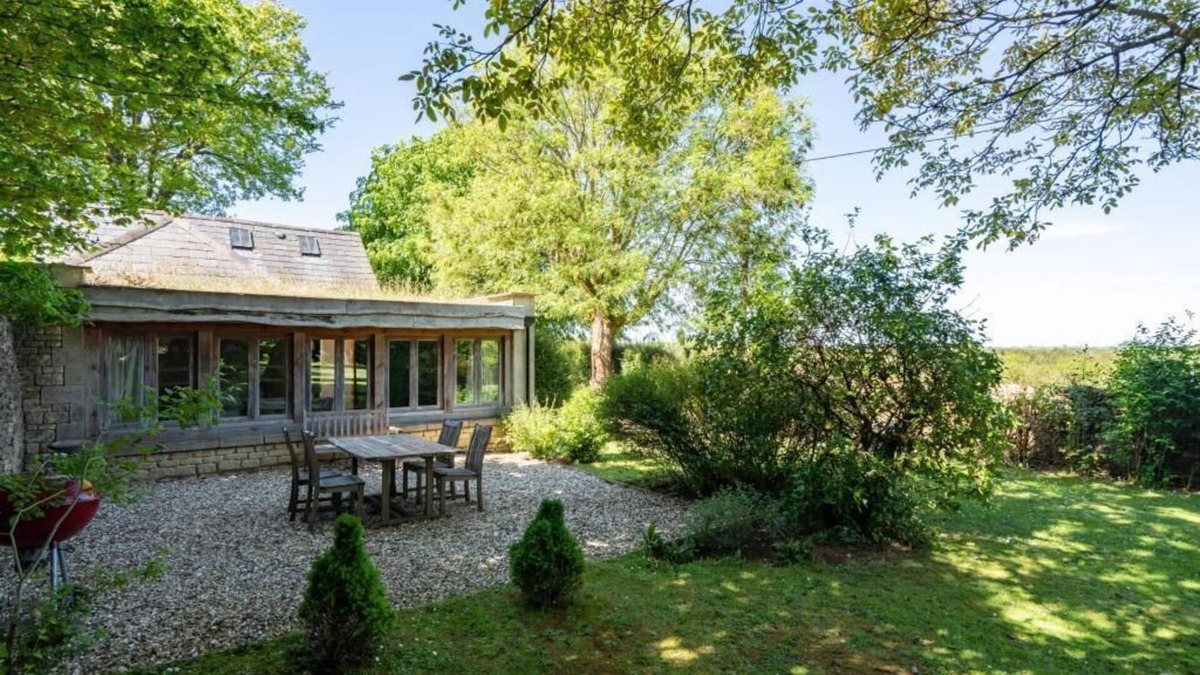 Elkstone House | The Little House, Luxury Cotswolds Stunning Views