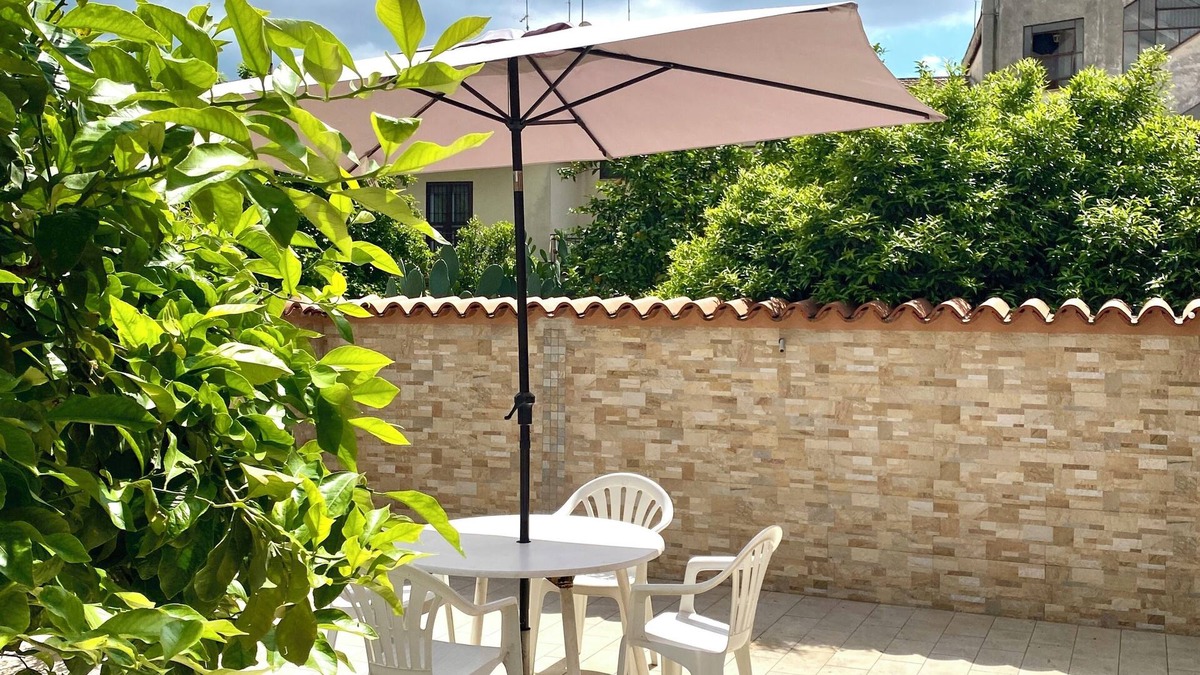 Suburbio VII Portuense Villa | [The Little Red House] Quiet chalet