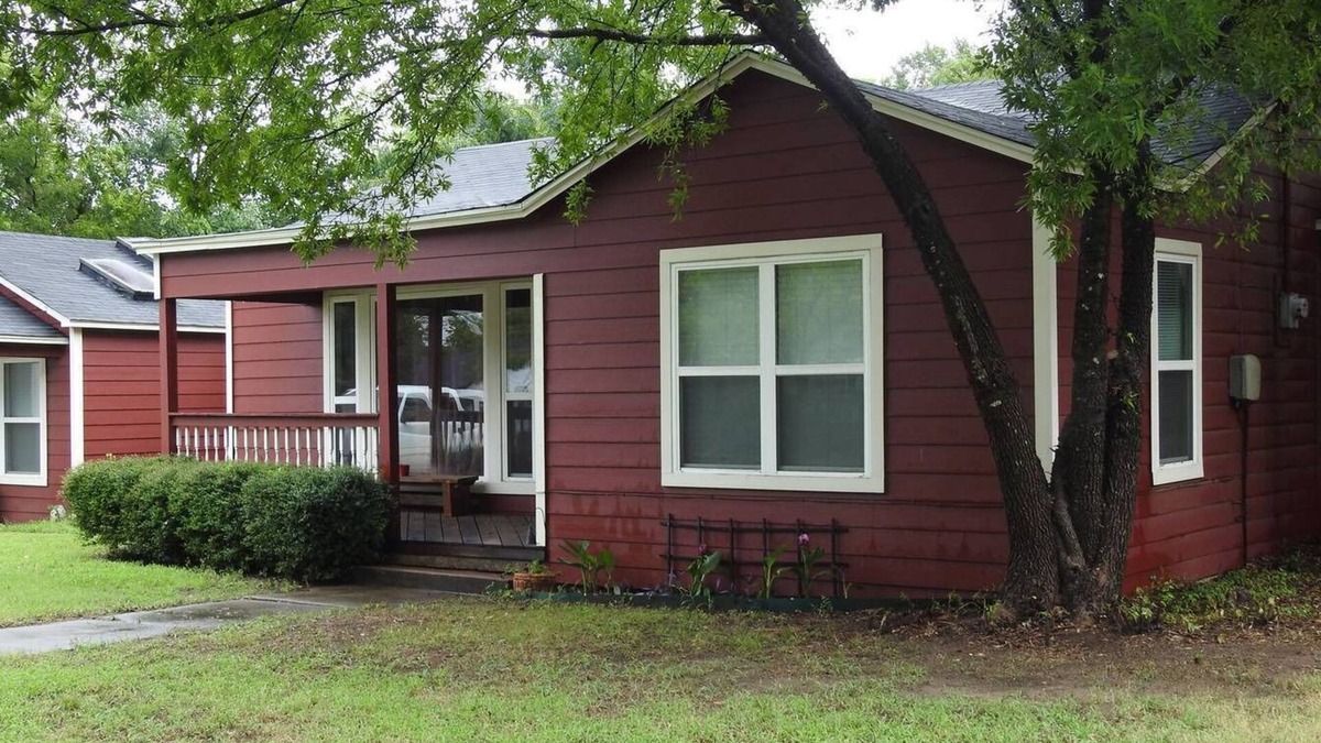 Grapevine House | The Little Red House