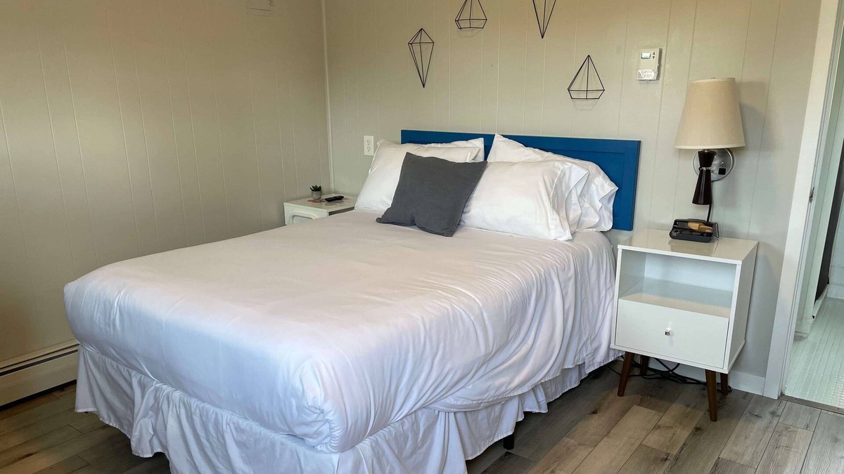 Mount Horeb Apartment | THE LITTLE VILLAGE , Full Bed 106