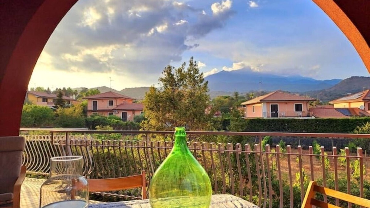 Viagrande Apartment | The Little Vineyard
