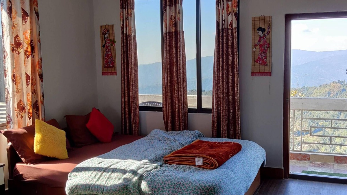 Darjeeling Bed & Breakfast | The Local Tribe Homestay Cafe & Hostel
