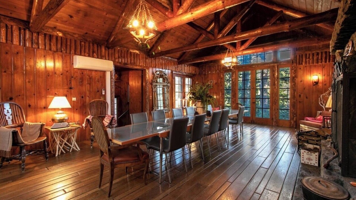 Idyllwild Cabin | The Lodge at 11 Chimneys/Vast Dining Room in a 6,000 sf Cabin