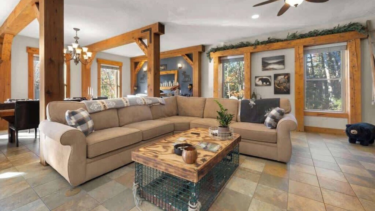 Ellsworth House | The Lodge at Branch Pond