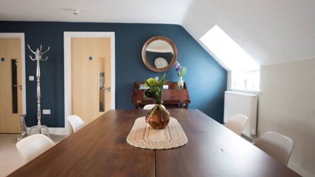 Broadway House | The Lodge at Broadway