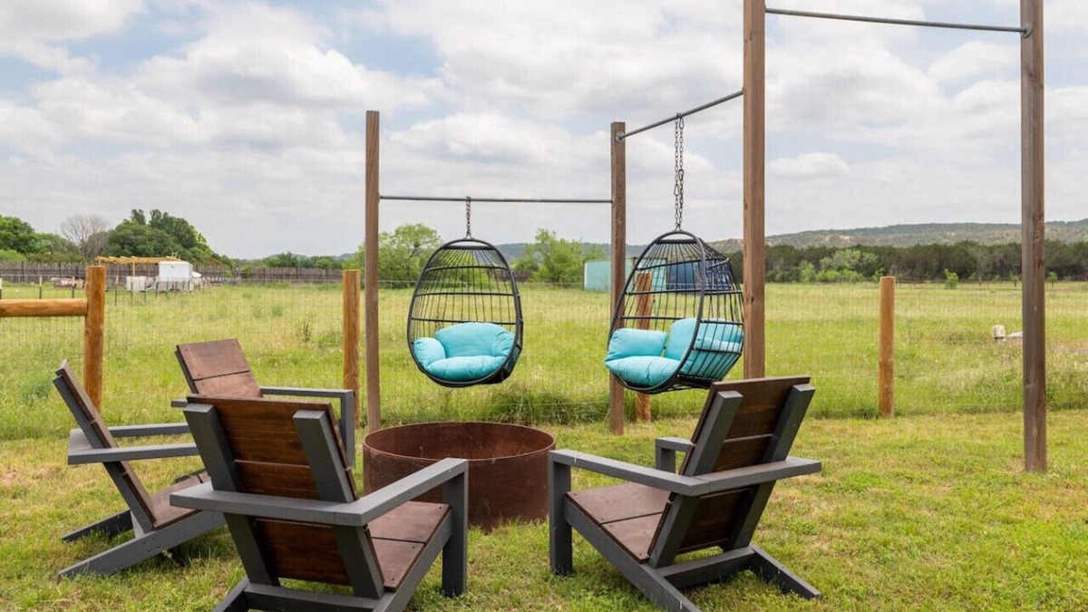 Wimberley House | The Lodge at Little Ranches Central Sleeps 26