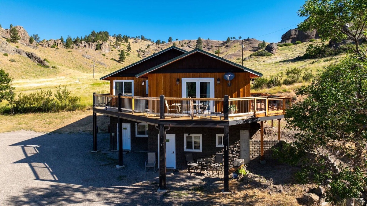 Cascade Cabin | The Lodge at Prewett Creek, near Missouri River!