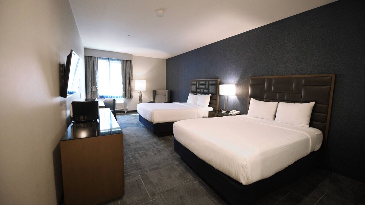 Corning Hotel | The Lodge at Rolling Hills Casino