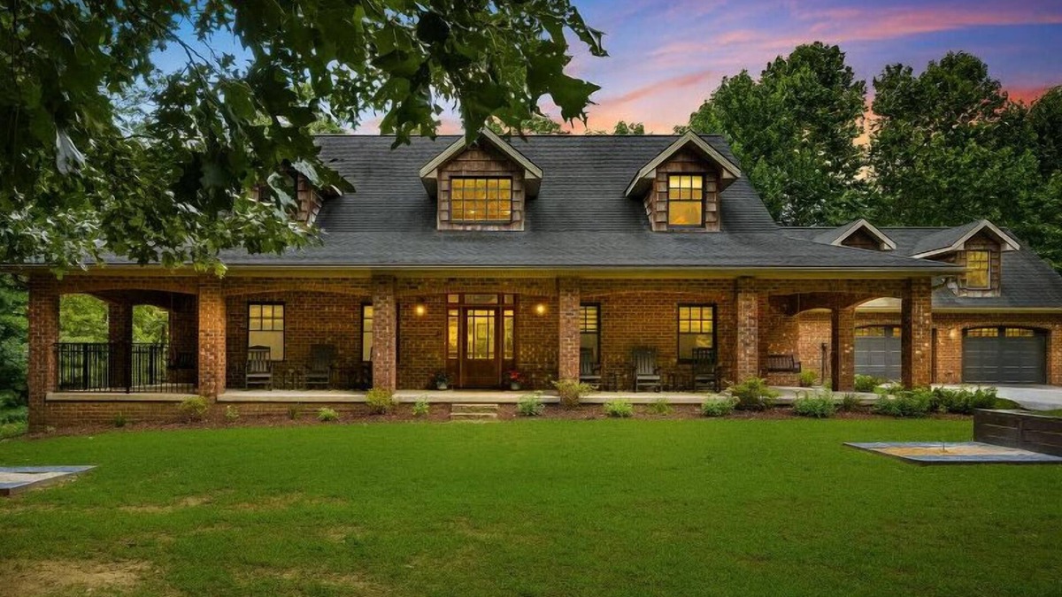 Skyland House | The Lodge at The Huntly Estate | Peaceful Mountain Escape | Weddings & Events