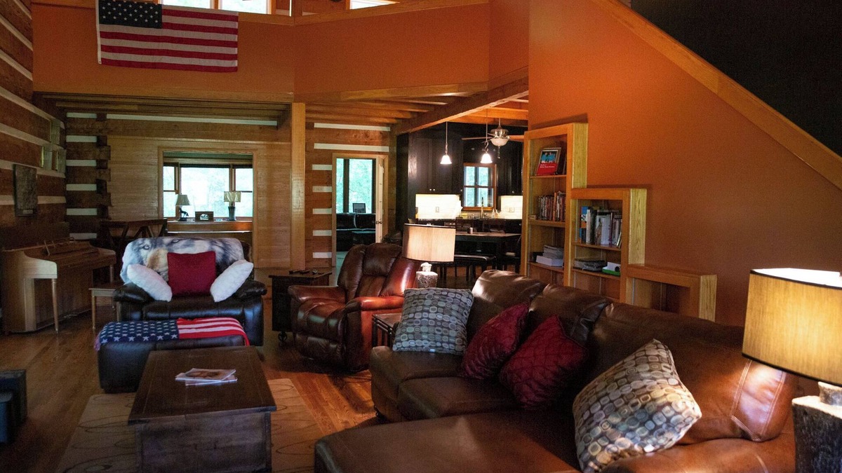 Franklin Cabin | The Lodge at Thunder Sound Studios