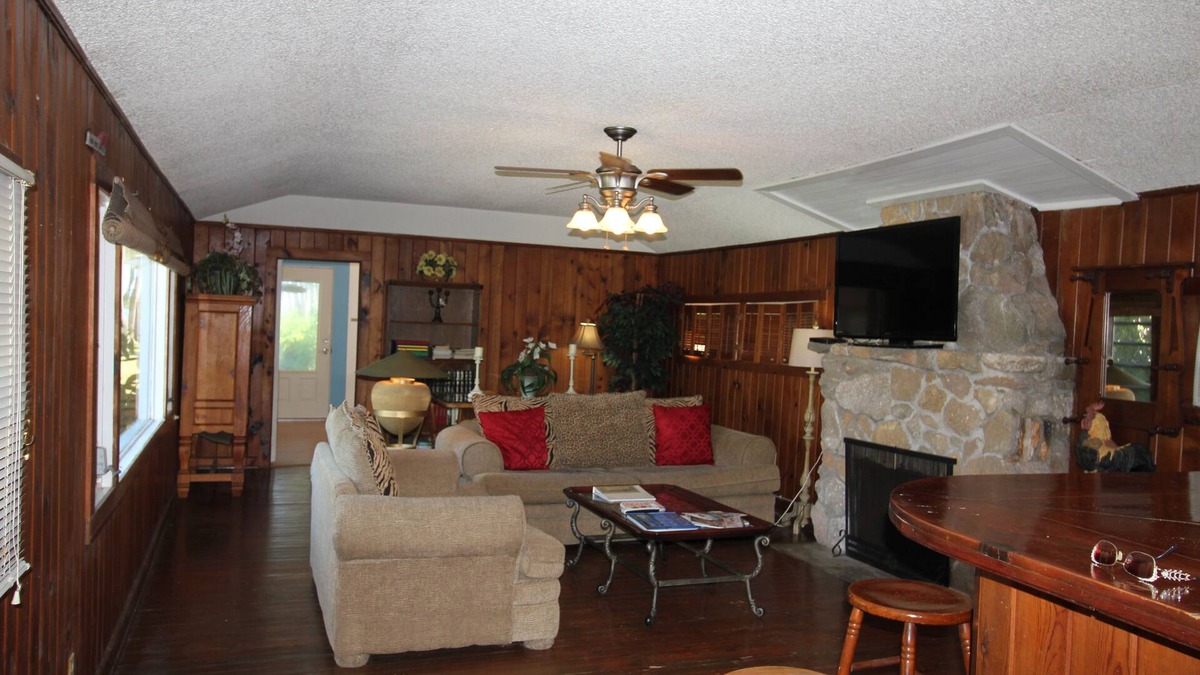 St. Lucie Village House | The Lodge, cozy one bedroom King Cottage on the Indian River Lagoon