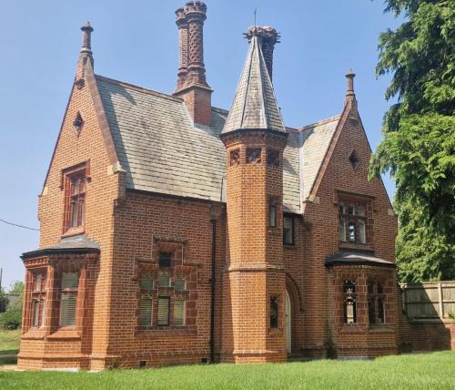 Foxley House | The lodge