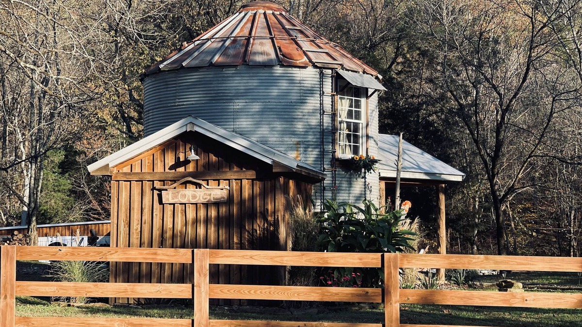 Belfast Cabin | The Lodge Grain Bin at Goose Creek Farm in Cornersville TN