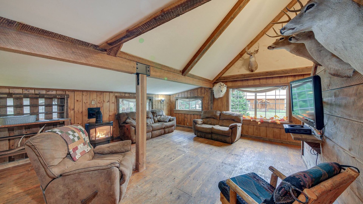 Trout Creek House | 'The Lodge' in Trout Creek < 1 Mile to Reservoir!