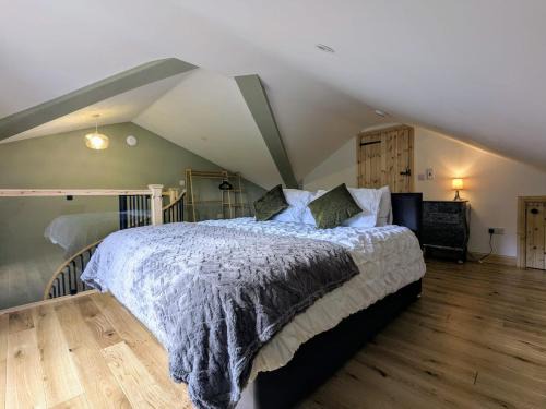 Treharris House | The Lodge near Bike Park Wales Pen y Fan Brecon Beacons