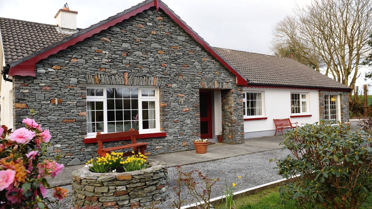 Beaufort Cottage | THE LODGE, pet friendly, with open fire in Beaufort, County Kerry