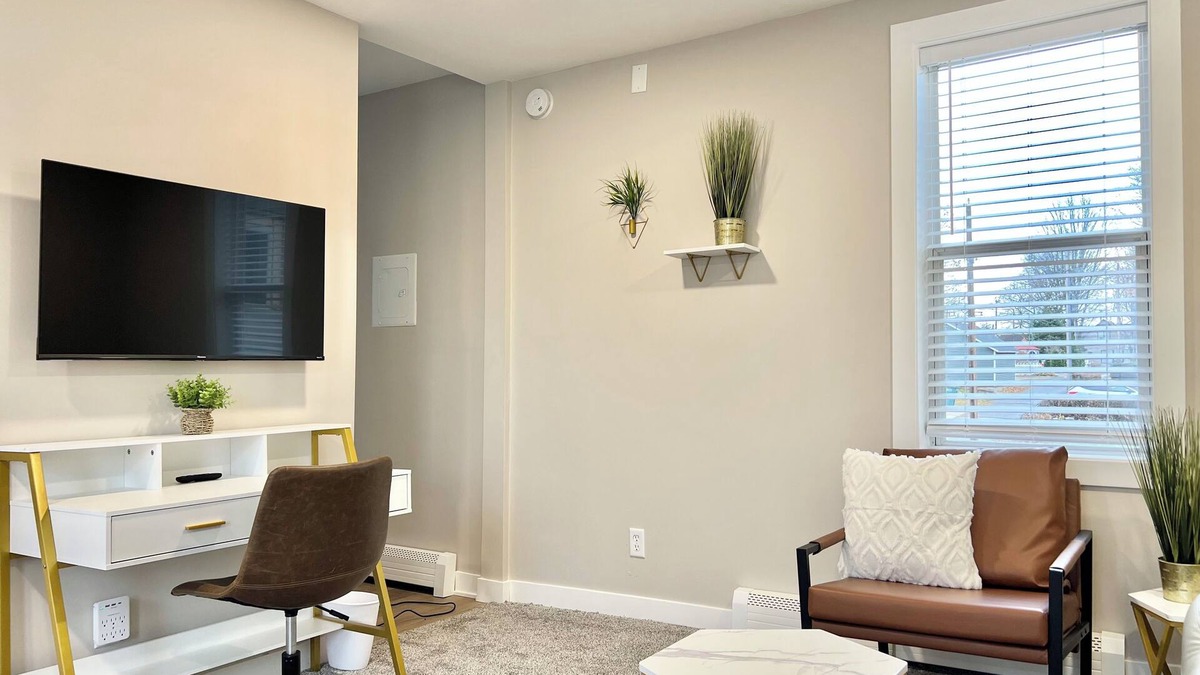 Valparaiso Apartment | The Loft- Adorable Studio, Valparaiso University Short Term stays