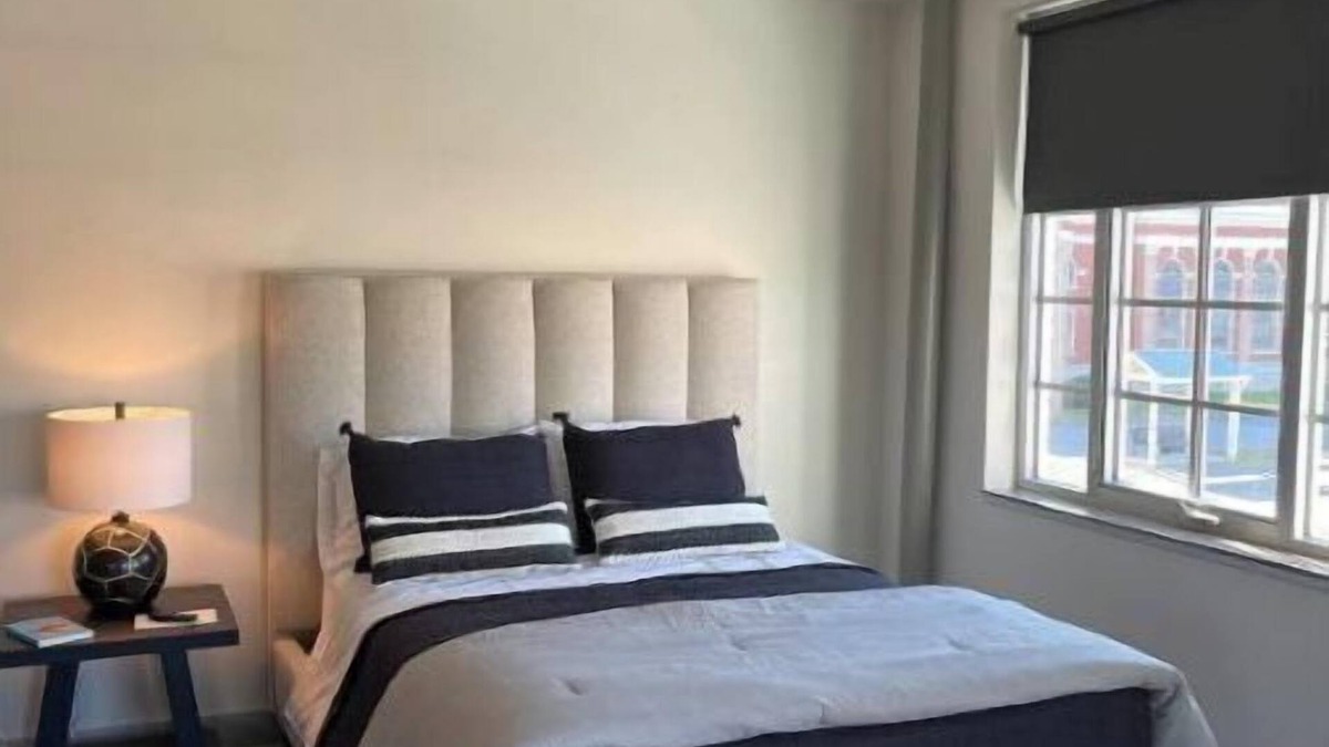 Mount Pleasant Apartment | The Loft at 121