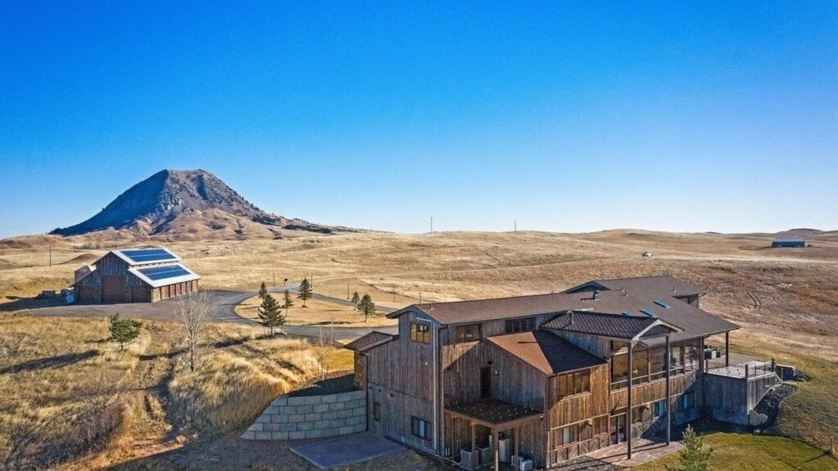 Sturgis Apartment | THE LOFT AT RAZ HIDEAWAY RANCH by RedAwning