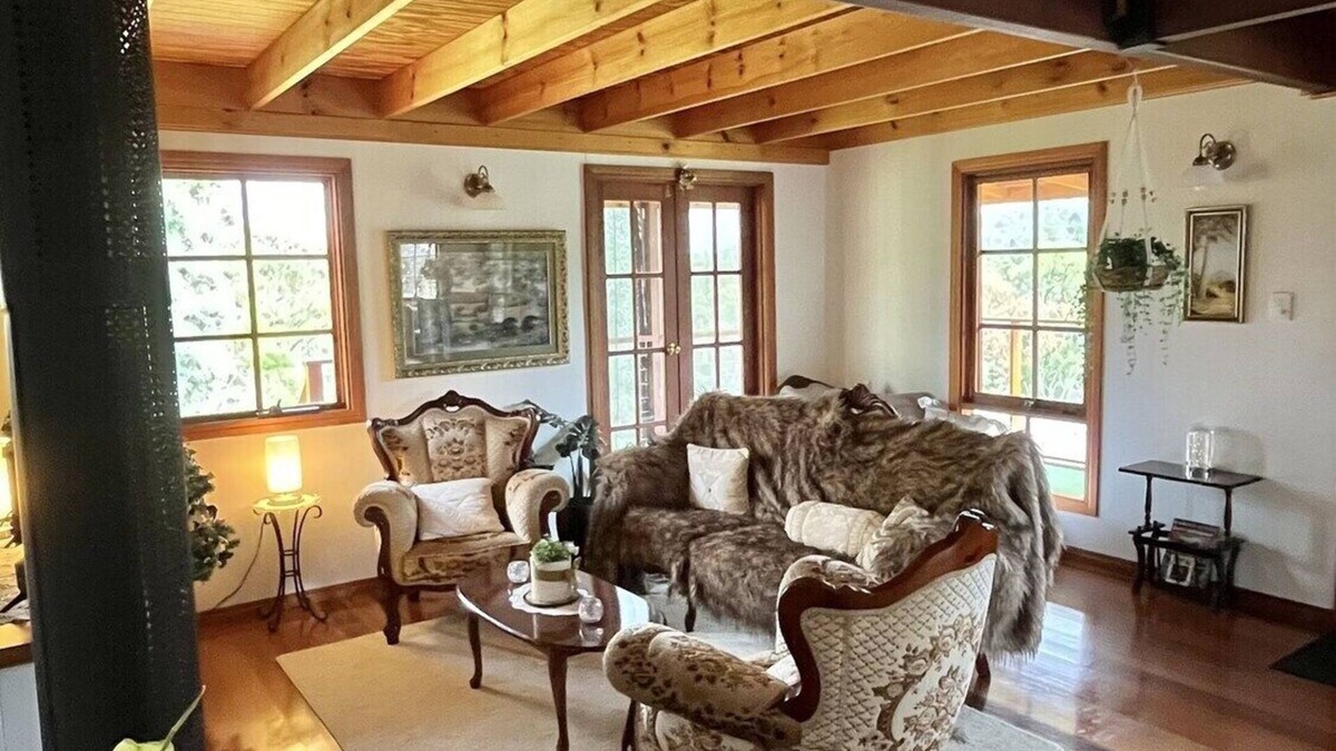 Wyberba Ski Chalet | The Loft Haven full house 2 bedrooms ideal for tranquil getaways