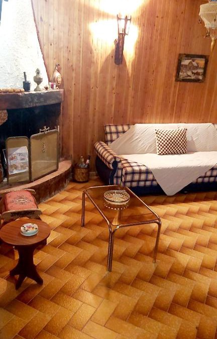 Melissourgoi House | The log house in the village