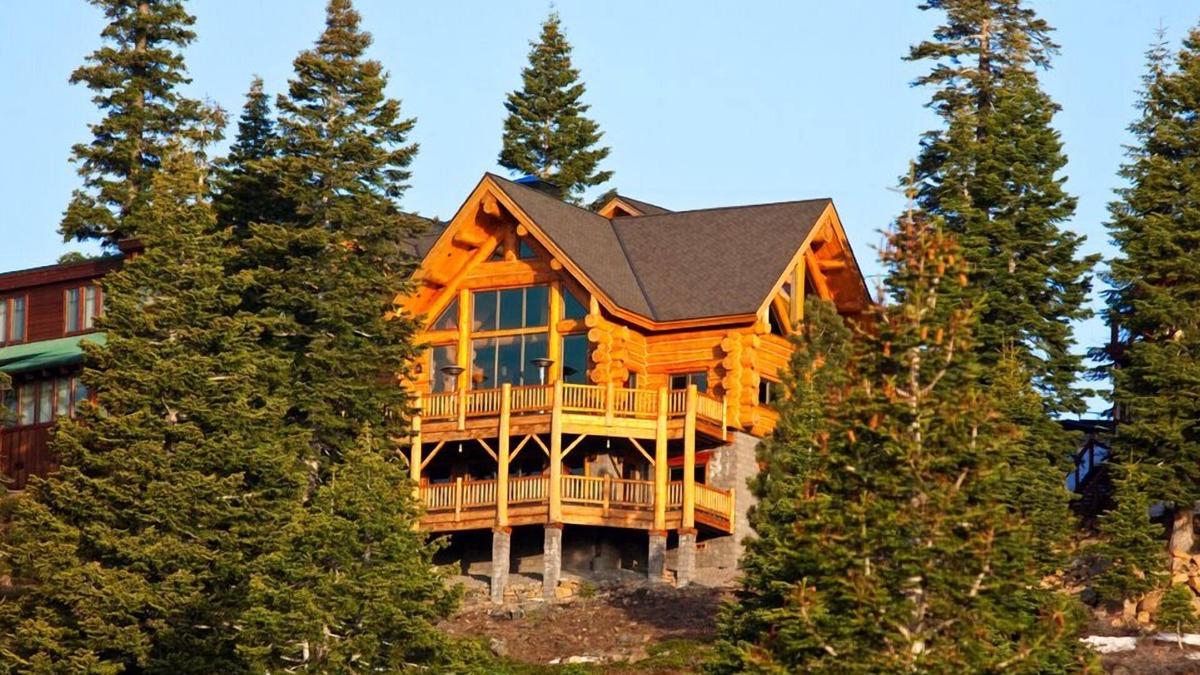 Truckee House | The LOG HOUSE in Truckee, CA - 5,250 sq.ft. of Awesome!