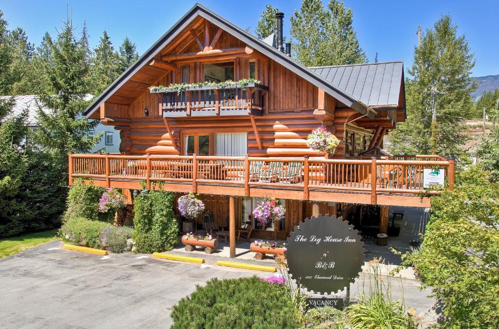 Pemberton Hotel | The Log House Inn