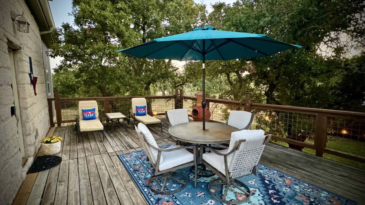 Fredericksburg House | The Lonestar: Pool + Private Deck + Firepit