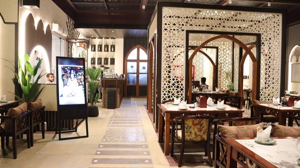 Surat Hotel | The Long D Hotel and Banquet