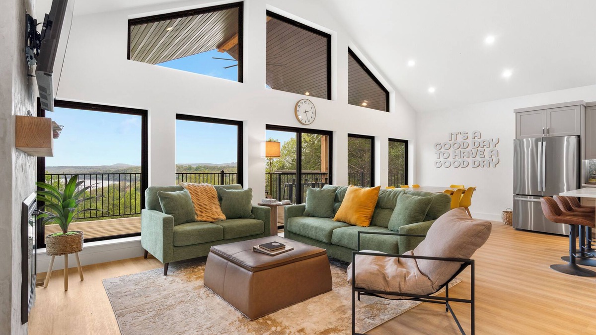 Shell Knob House | The Lookout at Table Rock Lake - Luxurious Stay - Hot Tub - Bring Your Boat!
