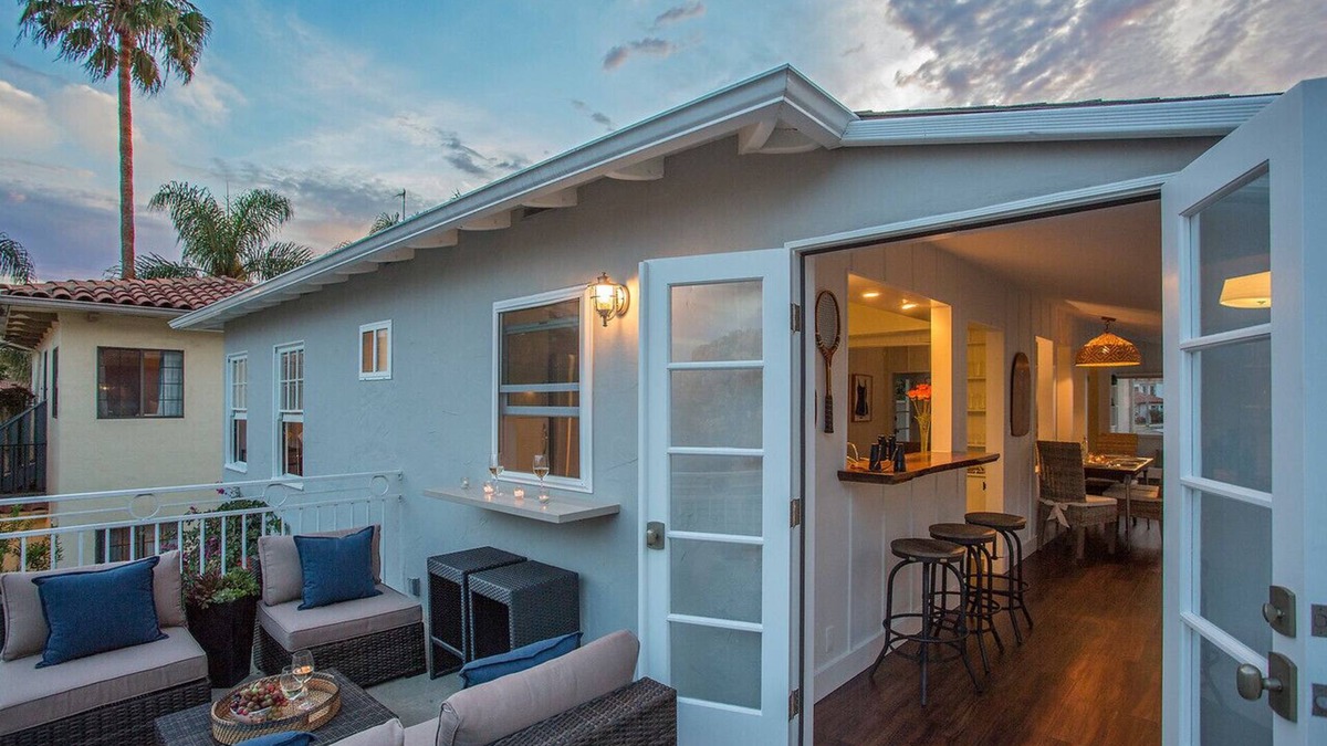 West Beach House | The Lookout at West Beach - Summertime in the Heart of West Beach