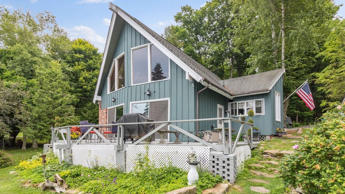 Brier Hill Ski Chalet | The Loon's Nest- Aframe on the St. Lawrence River