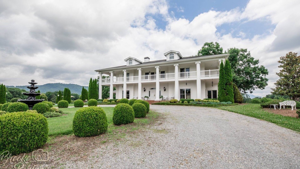 Canton House | The Loralei Inn. peaceful mountain getaway!