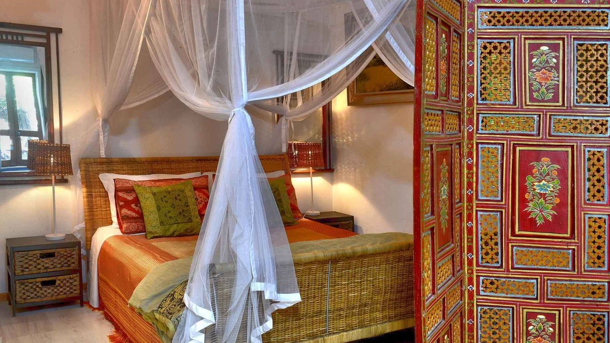 Parkside Cottage | The Lotus Eater, garden bungalow 5 minutes to CBD