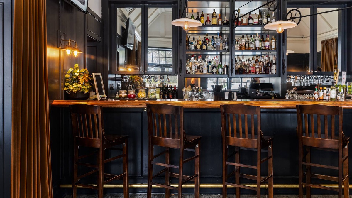Wilson Hotel | The Louis Hotel