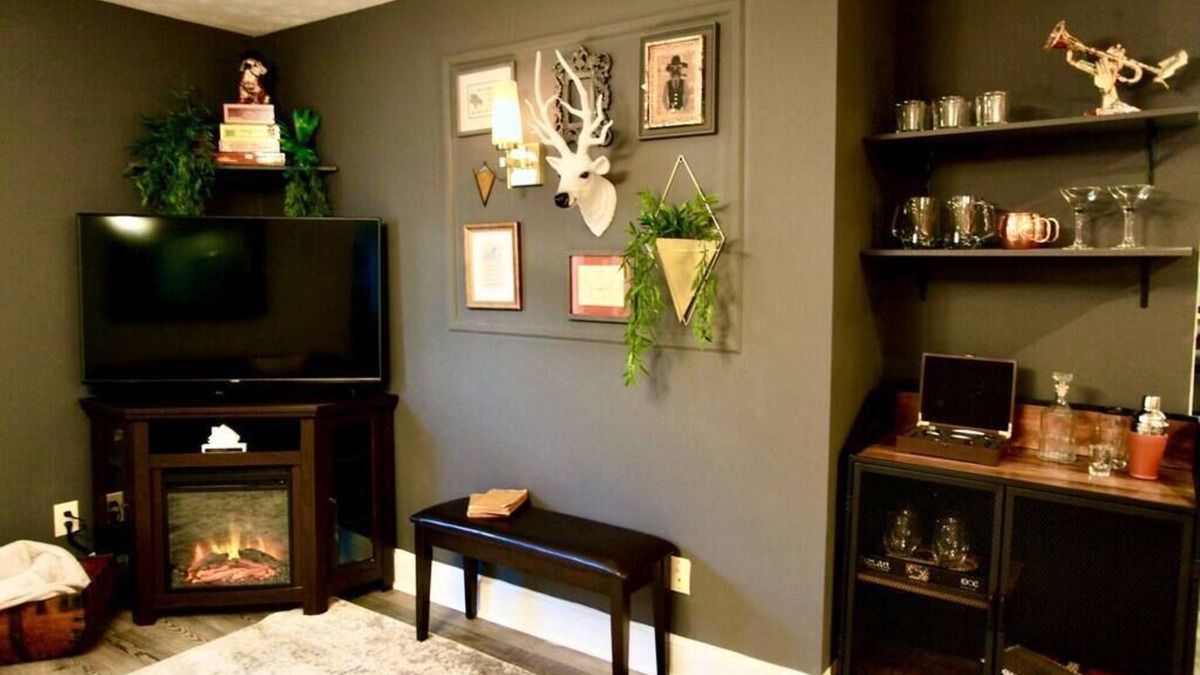 Chillicothe Apartment | The Lounge - Downtown Chillicothe