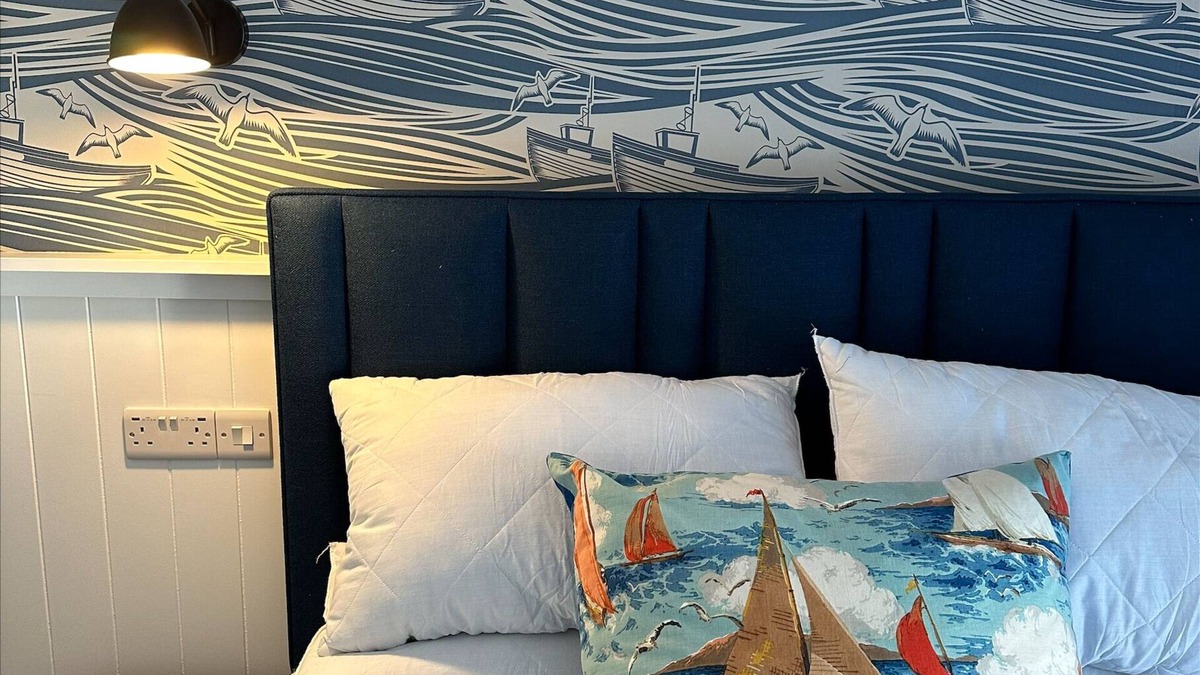 Polruan Bed & Breakfast | The Lugger Inn