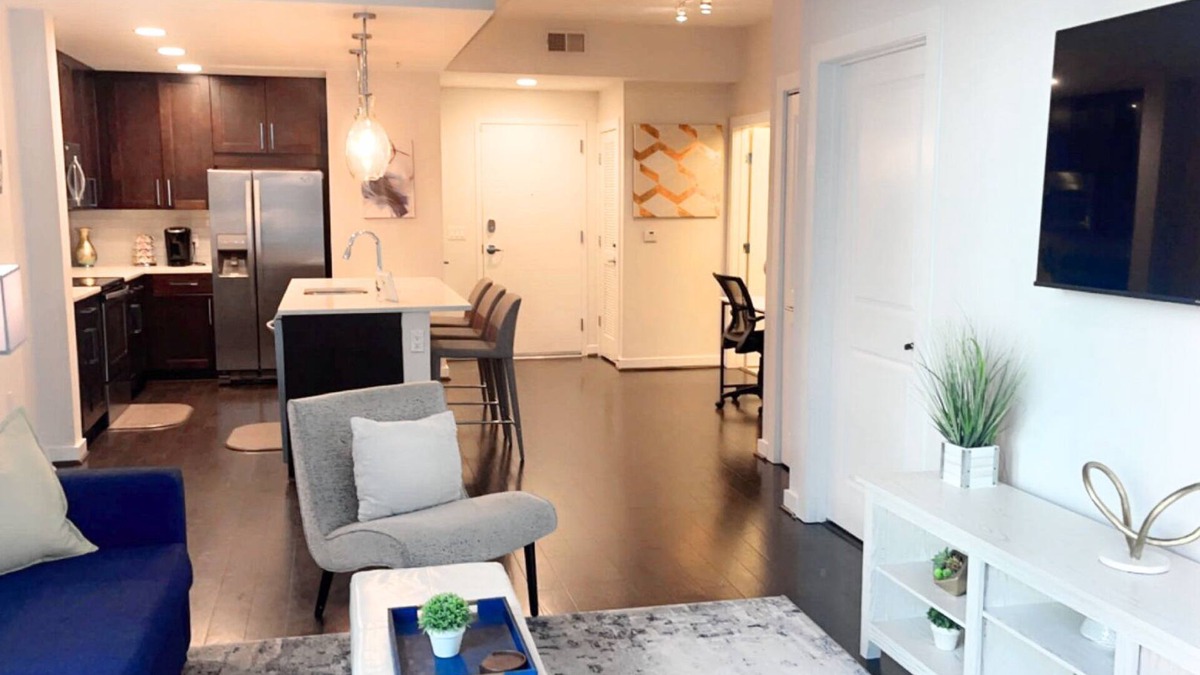 North Buckhead Apartment | The Luxe | City View | Romantic Escape